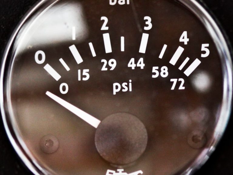 Oil Pressure Drops to 0 Then Goes Back Up