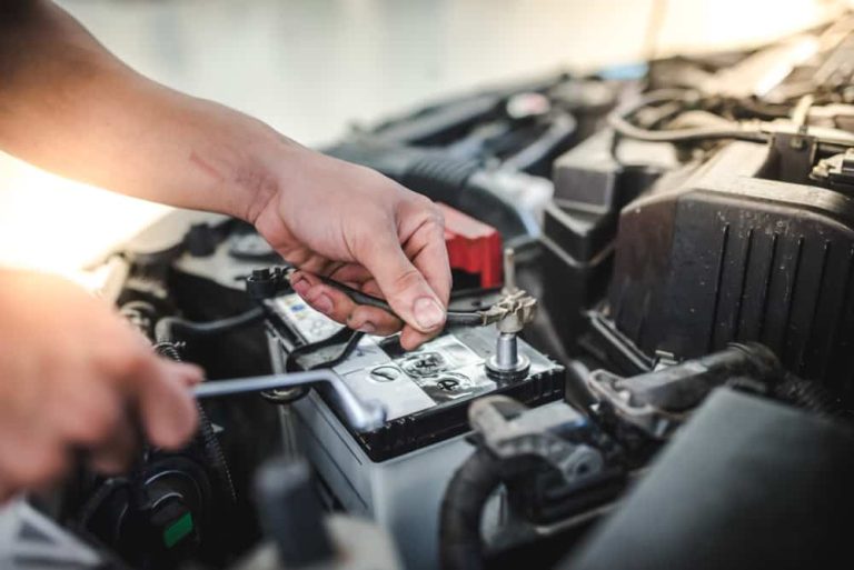 How Long before Car Battery Dies With Lights on